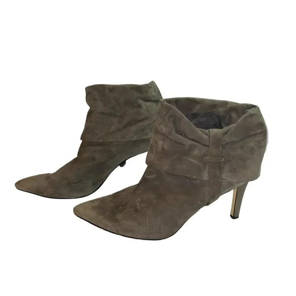 Calvin Klein Bethany 9M taupe brown suede 3” heel ankle boots - Picture 3 of 9